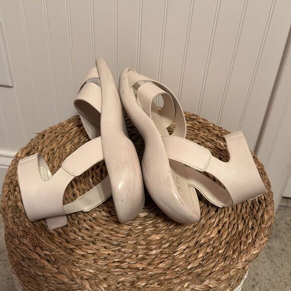 Naturalizer Genn-Climb Women's Sandals & Flip Flops Satin Pearl Size 9 - Picture 5 of 6